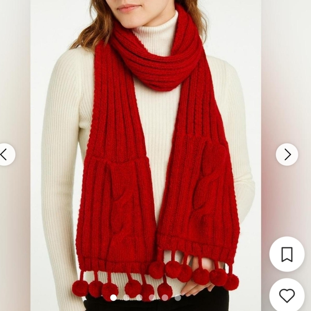 Chunky Cable Knit Scarf With Pockets